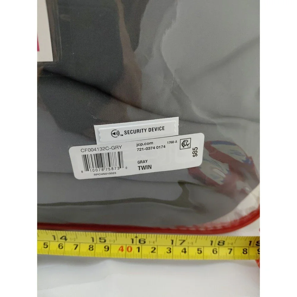 FRUIT OF THE LOOM SUPER SOFT REVERSIBLE COMFORTER SET Retails 85$